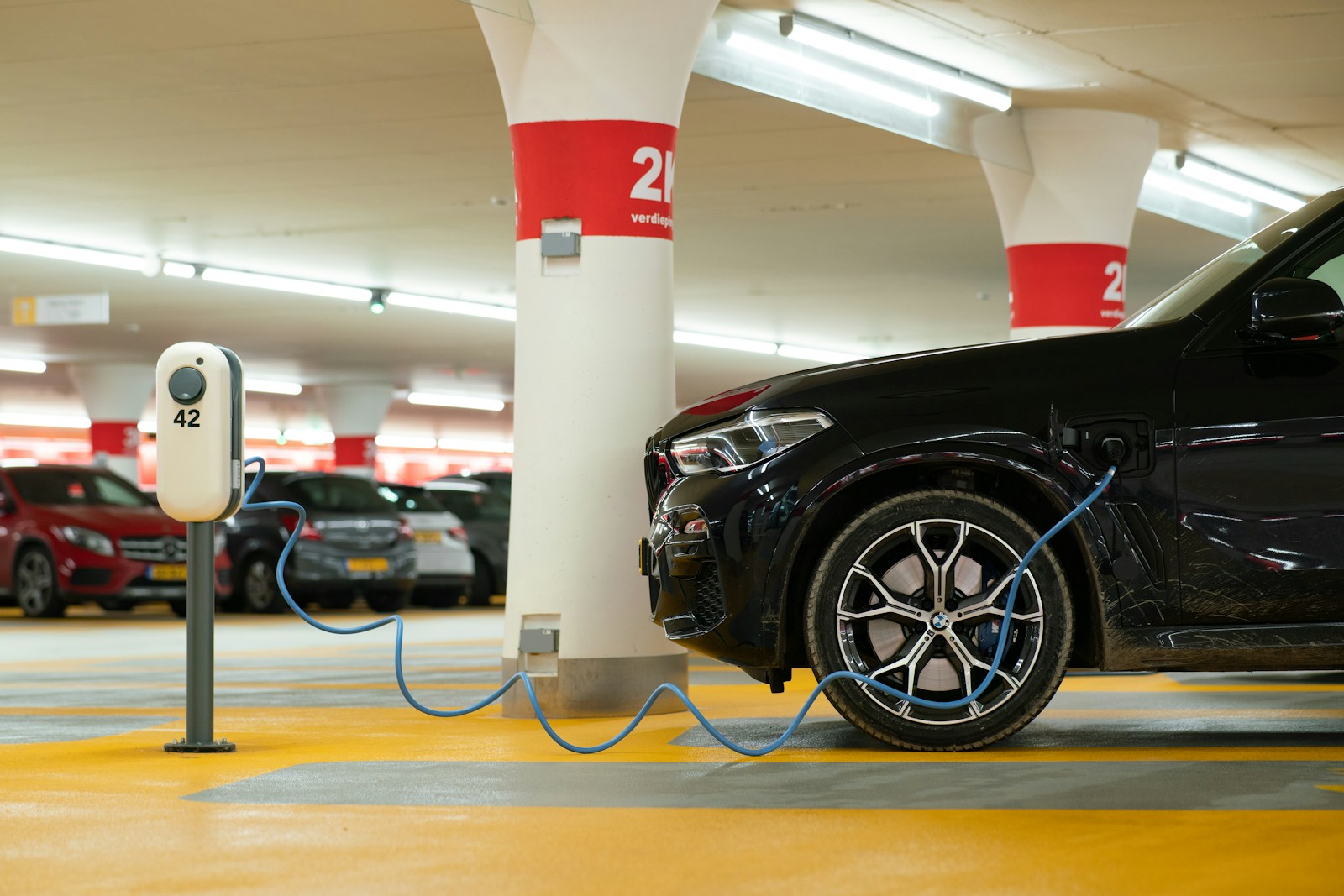 HEV, PHEV, BEV: Decoding the World of Electric Vehicles for Beginners